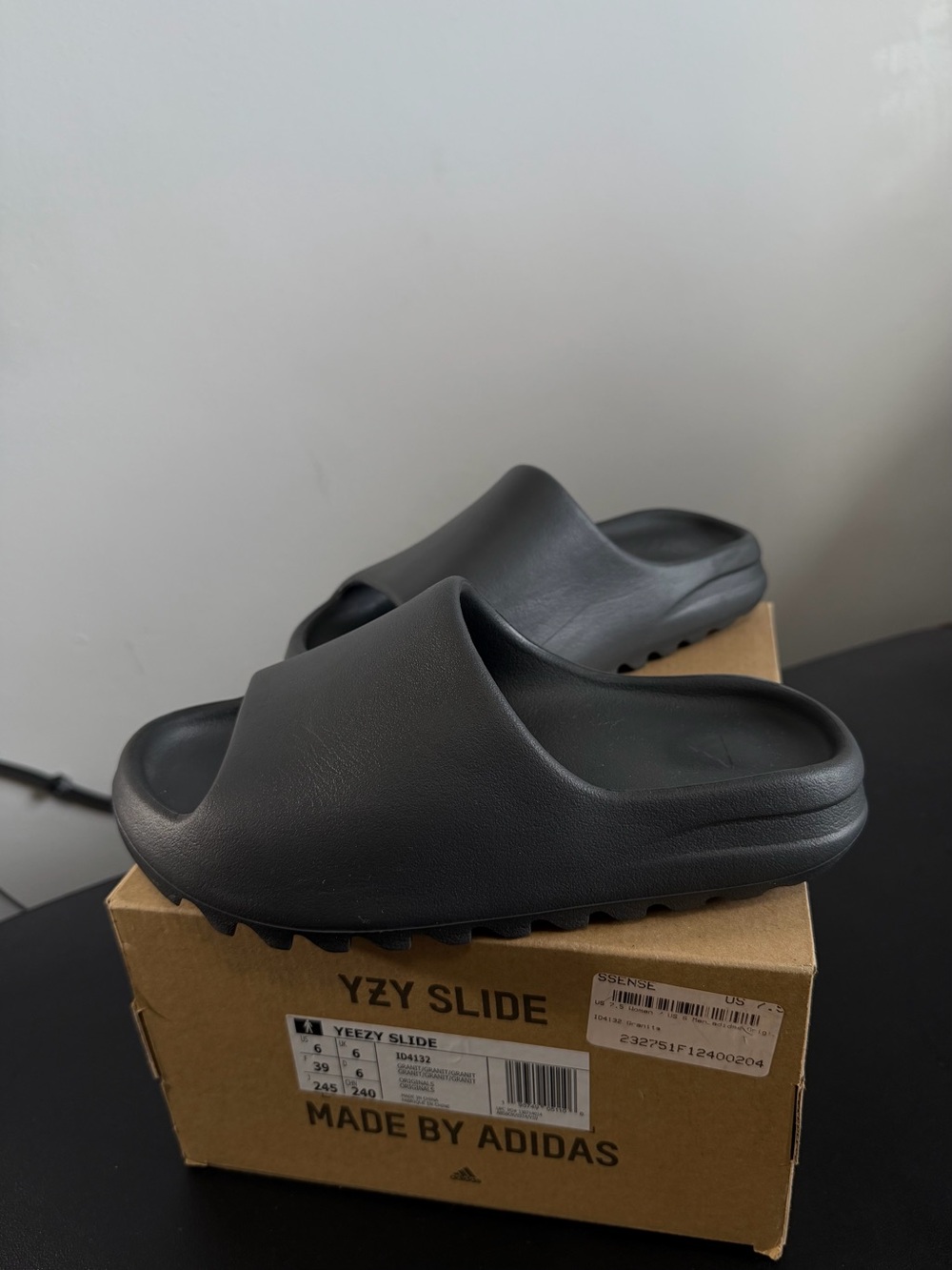 Adidas Yeezy Slide - Grant - Size 6 US
